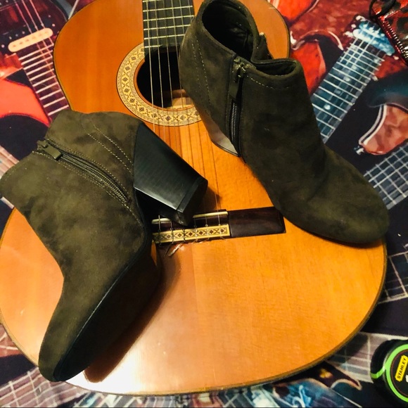 Nature Breeze Suede Side Zip Ankle Booties - Picture 5 of 10